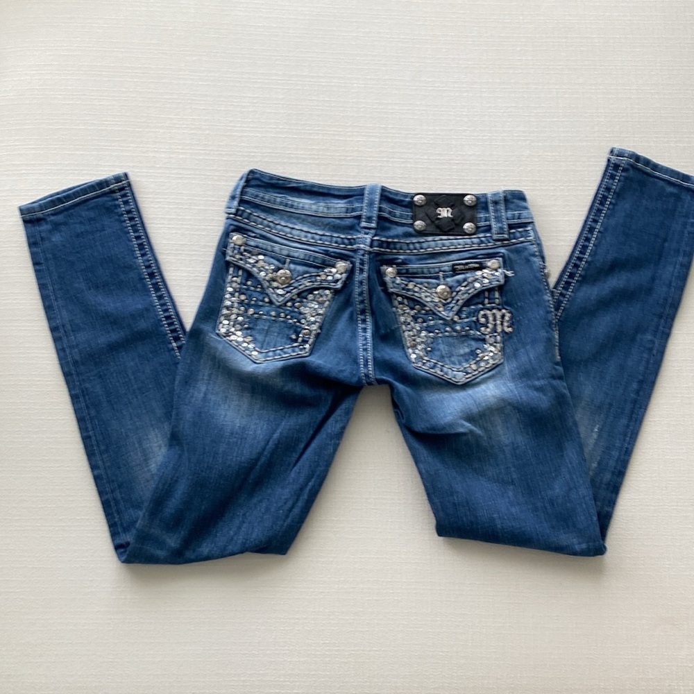 Miss Me Exclusive Buckle Dark Wash Studded Skinny Jean W26 - Picture 3 of 6